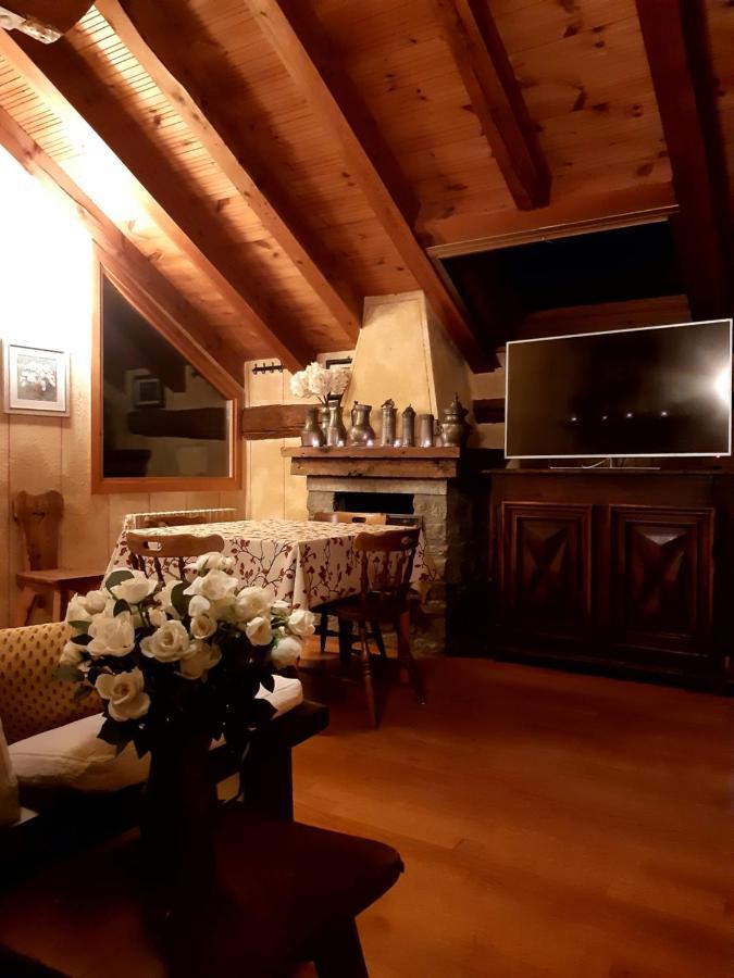 Chalet Blanc "La Mansarda" Apartment Courmayeur Exterior photo