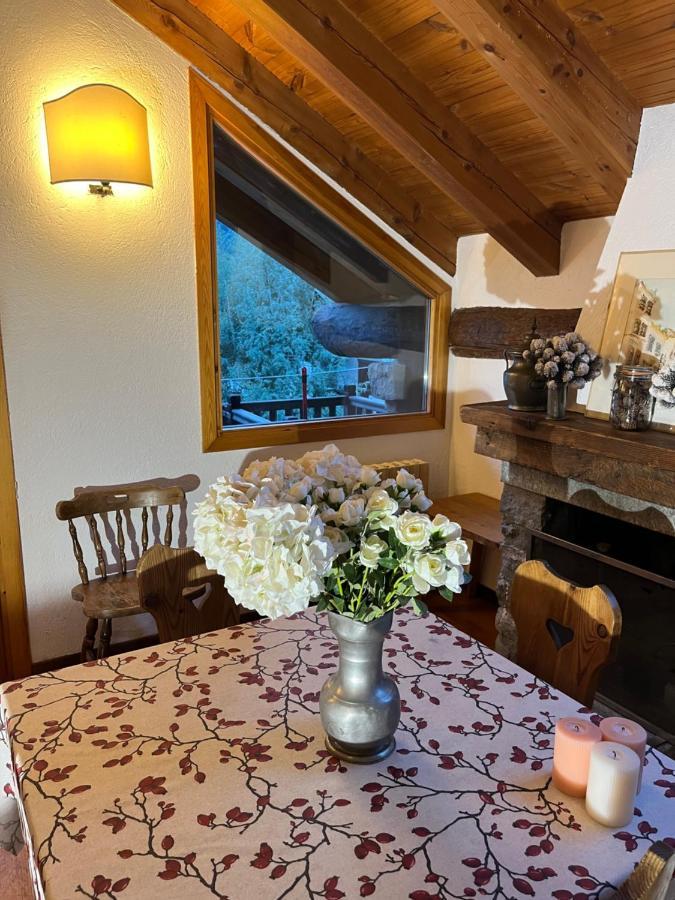 Chalet Blanc "La Mansarda" Apartment Courmayeur Exterior photo