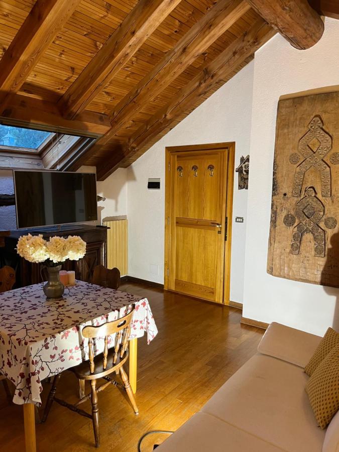 Chalet Blanc "La Mansarda" Apartment Courmayeur Exterior photo