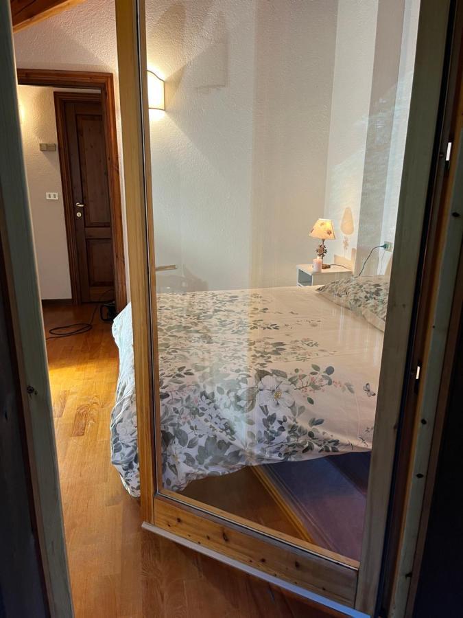 Chalet Blanc "La Mansarda" Courmayeur Exterior photo