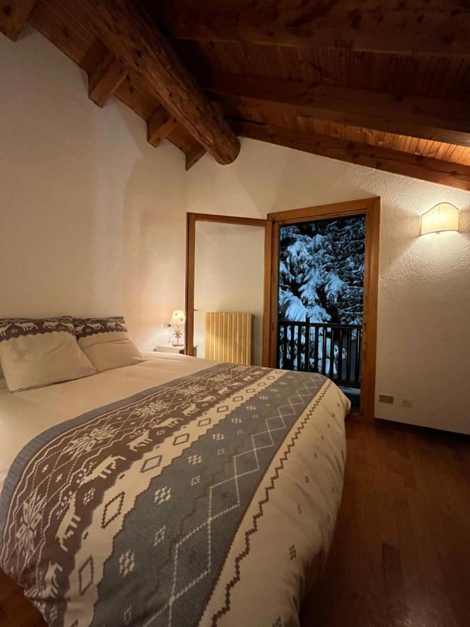 Chalet Blanc "La Mansarda" Apartment Courmayeur Exterior photo